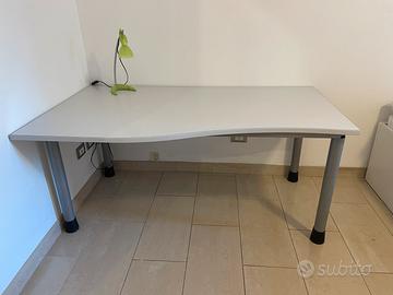 2 scrivanie ufficio sagomate