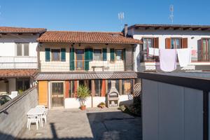 CASA SEMINDIPENDENTE A MARENE