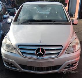 Ricambi Mercedes classe B T245 180CDI 640940