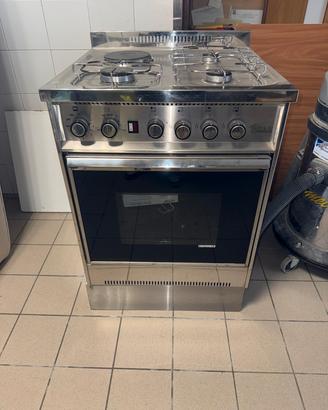 cucina a gas . o cucina componibile