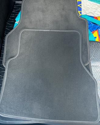Tappeti in moquette anteriori e posteriori Audi A6