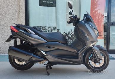 Yamaha BLACK X-Max