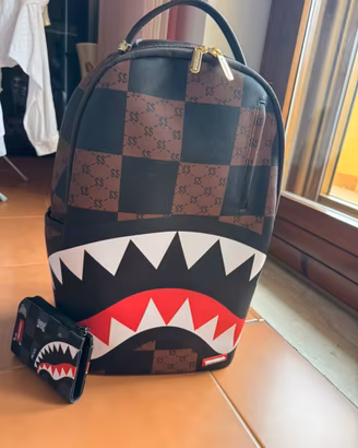 zaino e portafoglio sprayground