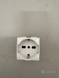 BTicino Light, codice N4140/16.