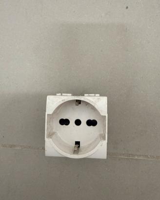 BTicino Light, codice N4140/16.