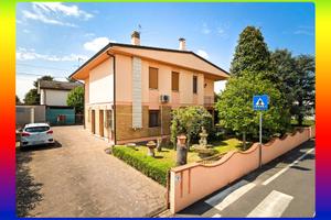 Casa 6 persone parcheggio camion doppio garage