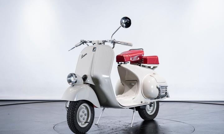 Piaggio 125 Faro basso VN1