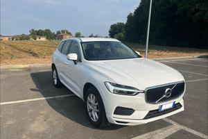 Volvo XC60 B4 AWD 197 CV Geartronic Momentum Busin