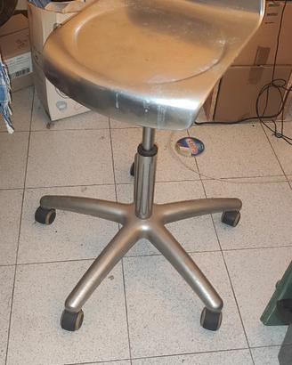 Sgabello Tecnico in ALLUMINIO – Design Industriale