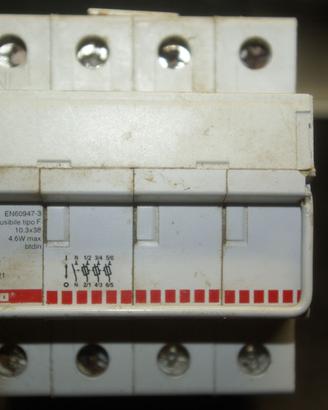 BTicino F323N – Portafusibile sezionatore