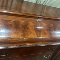 Como segrete più due comodini in noce