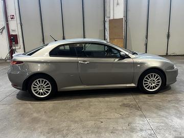 Alfa Romeo GT luxury