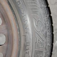 Due gomme invernali e 4 cerchi Fiat Punto
