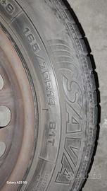 Due gomme invernali e 4 cerchi Fiat Punto