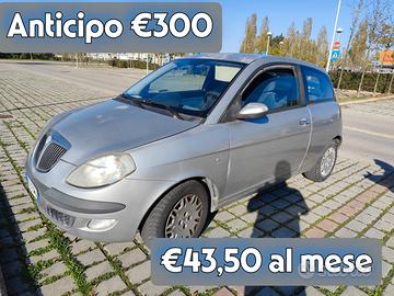 Lancia Y 1.2 8v benzina [neopatentati]