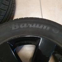 Gomme perfette con cerchi in lega