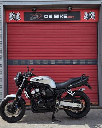 YAMAHA FZ6 Fazer Cafe Racer