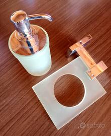 Porta sapone liquido in vetro con finiture cromate