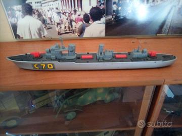 giocattolo anni 70 nave da guerra