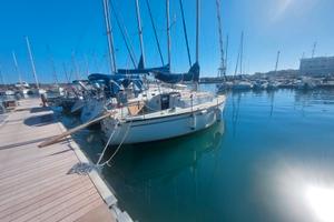 Cabinato a vela e motore