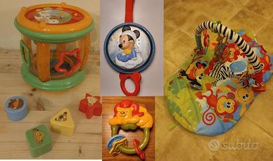 Vari giochi per bambini da 0 a 12 mesi