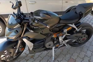 Ducati Streetfighter V2 2023 - DESMO 153CV