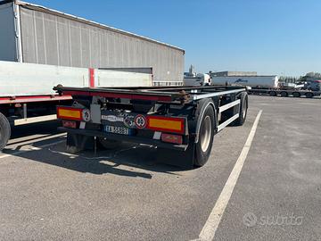 Rimorchio porta container