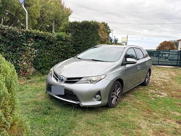 TOYOTA Auris Touring Sports 1.8 Hybrid Active Plus