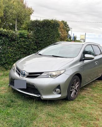 TOYOTA Auris Touring Sports 1.8 Hybrid Active Plus