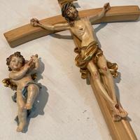 Vecchio Crocifisso in legno e Angelo