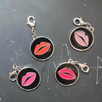 Charms Dior, smaltati