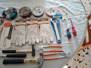 Set attrezzi per bricolage, carpenteria, officina