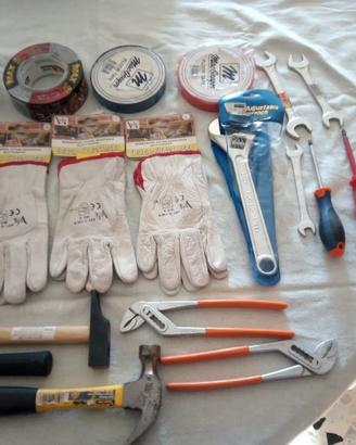 Set attrezzi per bricolage, carpenteria, officina