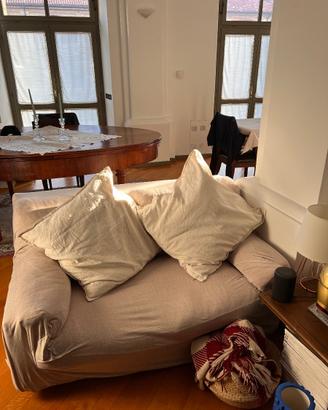 Divano letto rosso in tessuto