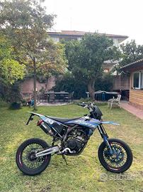 Motard Fantic 125
