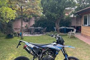 Motard Fantic 125