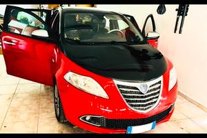 Lancia Ypsilon Red&Black Platinum