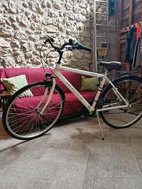 Bici da passeggio con marcie 28