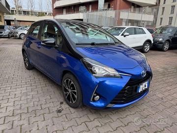 TOYOTA Yaris 1.5 Hybrid 5 porte Business
