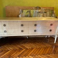 Credenza con cassetti e specchio dorato