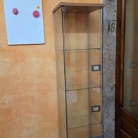 Vetrina in vetro