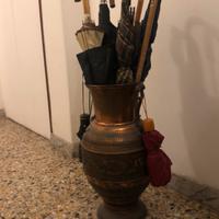 Portaombrelli in rame.