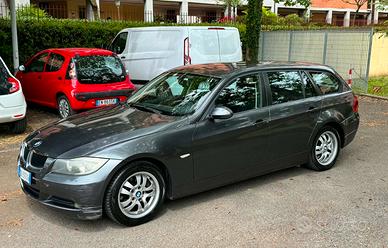 BMW 320 DIESEL TOURING ELETTA CAMBIO AUTOMATICO 