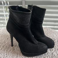 Stivali tacco spillo borchie