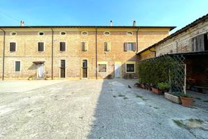 CASA DI CORTE A CINGIA DE' BOTTI