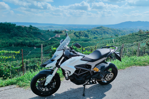 Ducati Hyperstrada 821