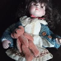 Bambola in porcellana