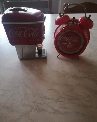 salvadanaio e orologio sveglia 