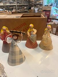 Antiche bambole in xartone