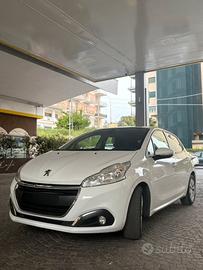 Peugeot 208 1.4 HDi full optional